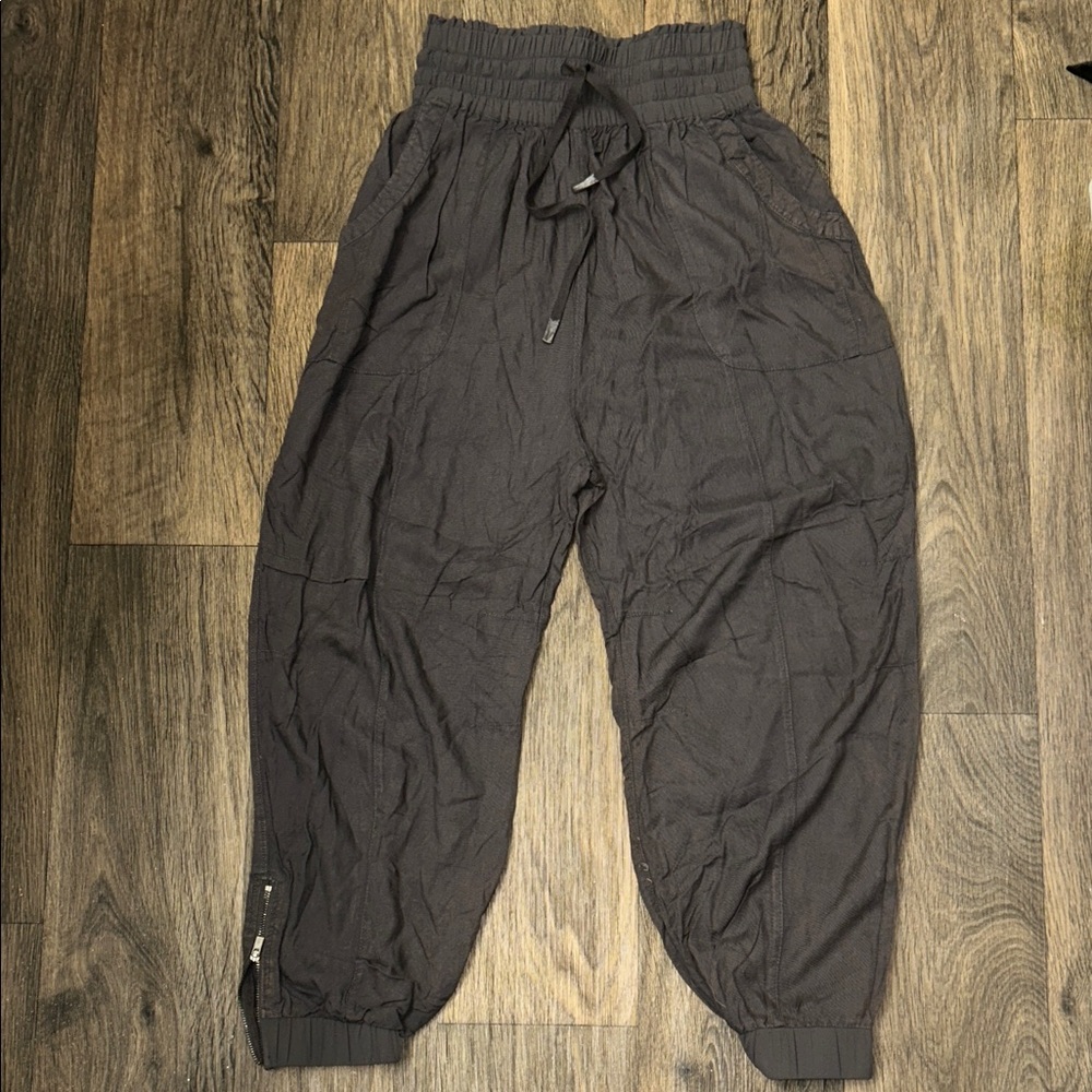 Women’s Gray Jogger Pants